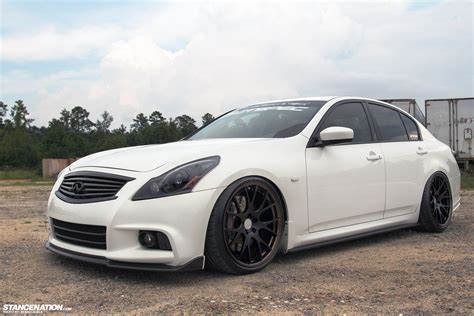 pic request; white sedan with all chrome black/white - G35Driver - Infiniti G35 & G37 Forum ...