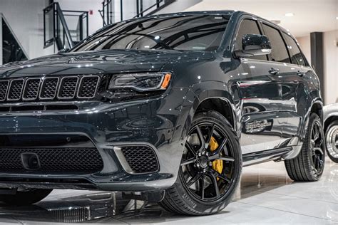 Silver Jeep Grand Cherokee With Black Rims