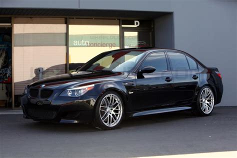 Bmw E60 550i - reviews, prices, ratings with various photos