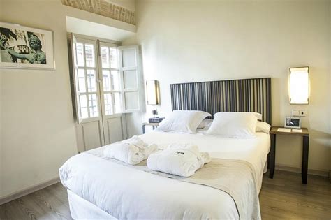 HOTEL BOUTIQUE CASAS DE SANTA CRUZ (Seville) - Hotel Reviews, Photos, Rate Comparison - Tripadvisor