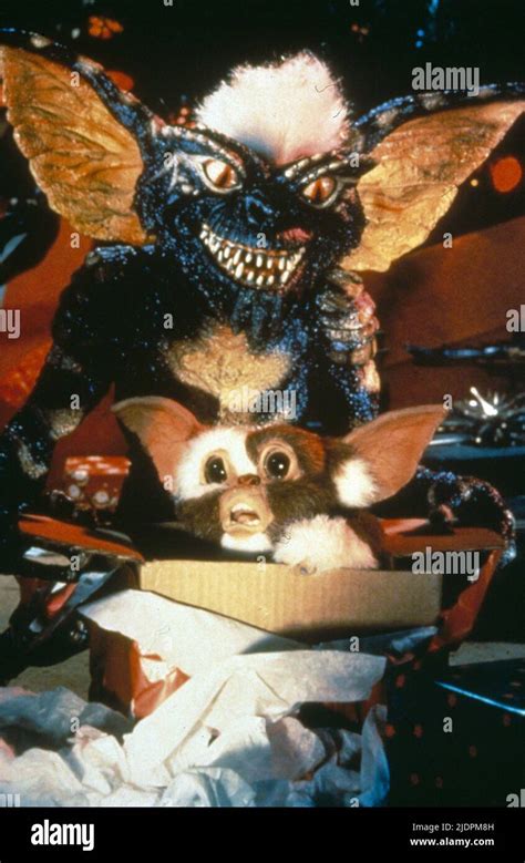 Mohawk gremlin gizmo gremlins 2 hi-res stock photography and images - Alamy