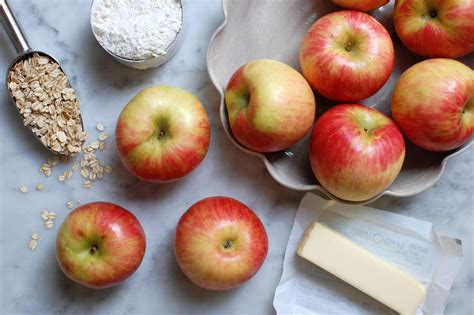 The Best Apples for Baking Pie + Apple Desserts