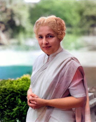 10 Lines On Vijaya Lakshmi Pandit in English - Knowledgedo