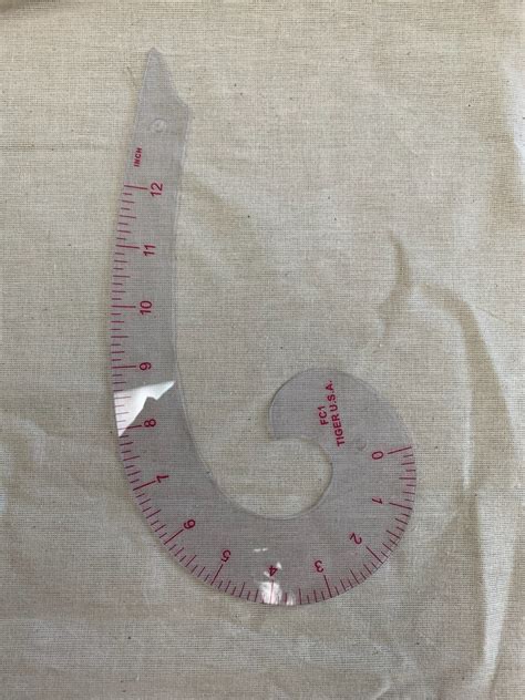 FRENCH CURVE RULER (w/ measurements) 9"