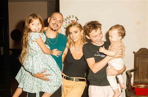 Ashlee Simpson Ross Shares Rare Family Photo Featuring Husband Evan Ross and Her Three Children ...