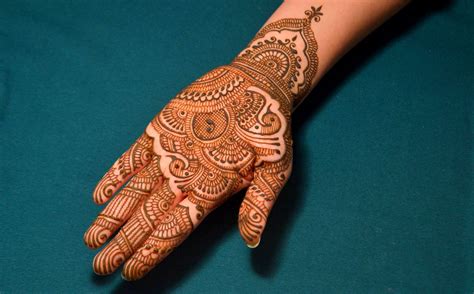 80+ Amazing Karva Chauth Mehndi Designs – Body Art Guru