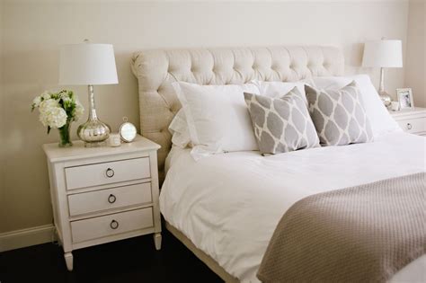 Pretty Bedroom Inspiration with White Bedding