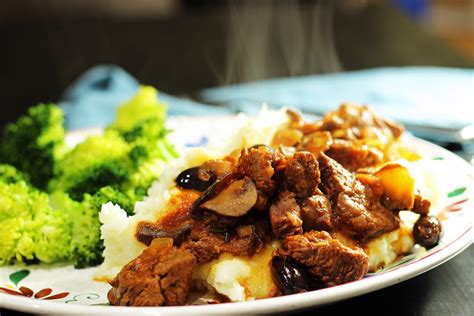 Slow Cooker Beef Stew with Mushrooms and Olives - Good Cheap Eats