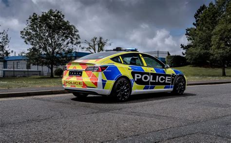 Tesla Model 3 police car begins trials as emergency response vehicle in the UK - Drive Tesla