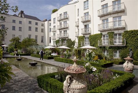 Staying at Ireland’s Grand Dame of Luxury Hotels, The Merrion Hotel Dublin - Beau Monde Golf