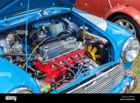 Austin mini engine hi-res stock photography and images - Alamy