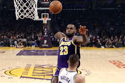 Lebron James Dunk : Lebron James Los Angeles Lakers Unsigned Dunk Against Houston Rockets ...