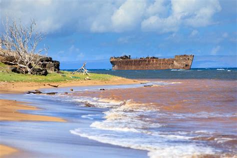 The Story of Lanai's Fascinating Shipwreck Beach - Hawaii Magazine | Hawaii beaches, Hawaii ...