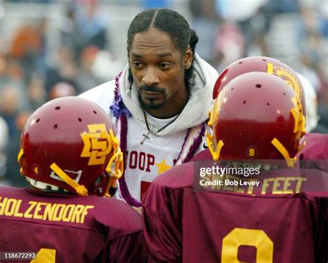 Snoop Dogg Football Photos and Premium High Res Pictures - Getty Images