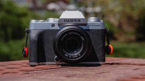 Fujifilm X-T200 Review | PCMag