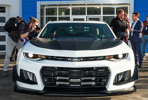 Track-Ready 2018 Camaro ZL1 1LE Debuts at Daytona Speedway - The News Wheel