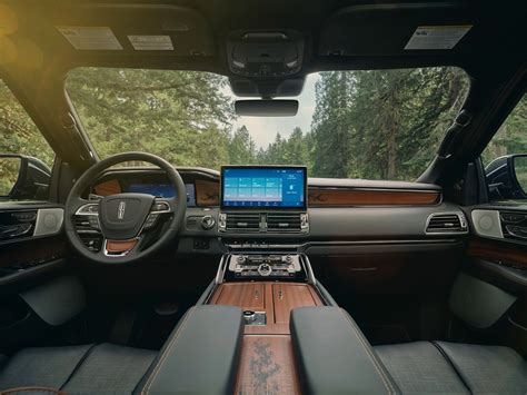 2023 Lincoln Navigator: 166 Interior Photos | U.S. News