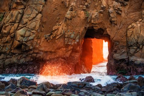 Keyhole Arch 'Light Show' on Big Sur's Pfeiffer Beach - Travel Caffeine