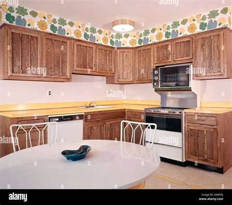 1970s KITCHEN INTERIOR DECOR Stock Photo - Alamy