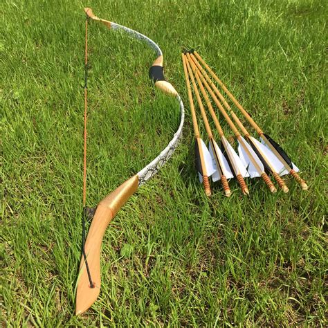 Aliexpress.com : Buy New Black & White Color Recurve Bow 20 60IBS +6 Wooden Arrows For Longbow ...