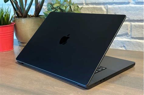 16-inch MacBook Pro (M3 Max) review | Macworld