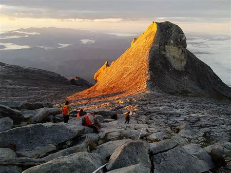 Kundasang quake: Mild tremors felt by climbers at Mount Kinabalu ...