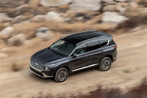 Hyundai Santa Fe Hybrid blends style and efficiency - CNET