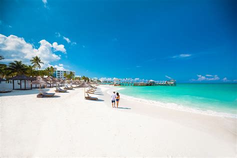 Caribbean Paradise: The 40+ Best Beaches in the Bahamas | Sandals