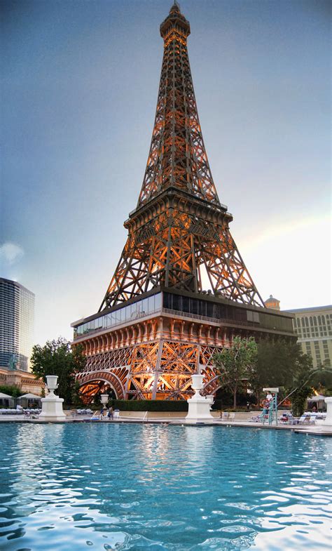 Paris Hotel Vegas | The Eiffel Tower and Swimming pool from … | Flickr