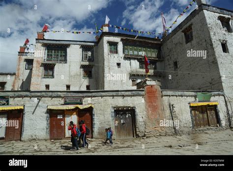 The Royal Palace in Lo Manthang, Upper Mustang, Nepal Stock Photo - Alamy