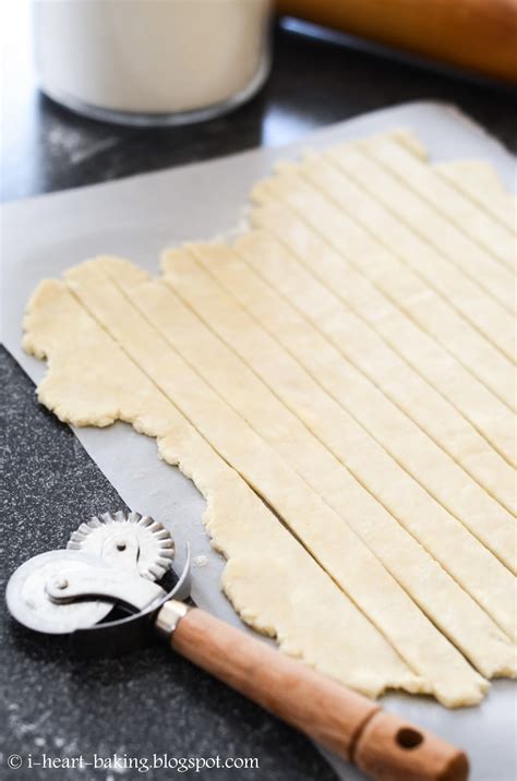 i heart baking!: lattice apple pie with braided crust