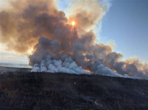 Midnight Sun Fire, EV003 Inuvik NWT, 28 June 2020 : r/Wildfire