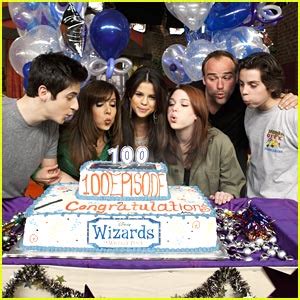 Wizards of Waverly Place Celebrates 100 Episodes! | David Henrie, Jake T. Austin, Jennifer Stone ...