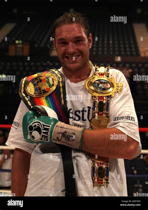 Boxing - British Heavyweight Title - Dereck Chisora v Tyson Fury - Wembley Arena Stock Photo - Alamy