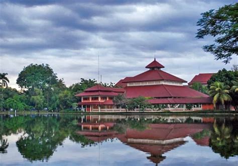 UI Universitas Indonesia di Jakarta - Program Studi, Jenjang Pendidikan