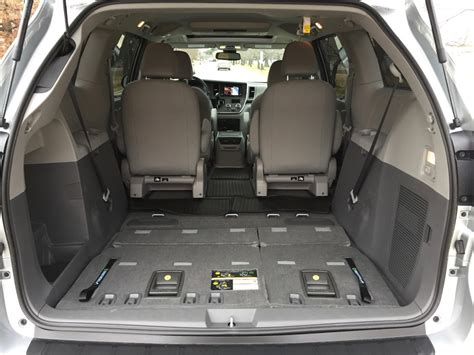 2019 Toyota Sienna: 216 Interior Photos | U.S. News