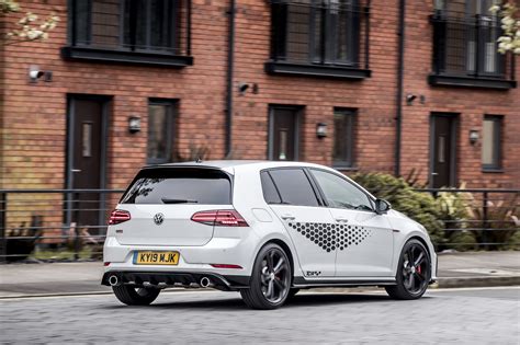 Volkswagen to unleash Golf GTI TCR on the road - Torquecafe.com