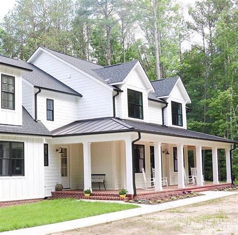 white stucco house with black gutters - Pretty Cool Bloggers Gallery Of Images