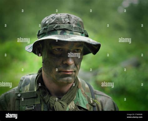 Camouflage face paint hi-res stock photography and images - Alamy