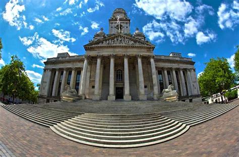 Portsmouth Guildhall | Wedding venue | Bridebook