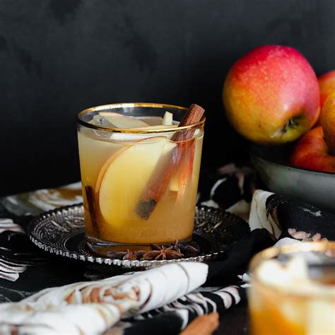 Spiced Rum Apple Cider Cocktail - The Healthful Ideas