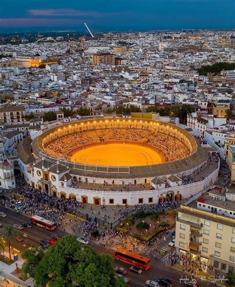 Pin de ina en Sevilla | Plaza de toros, La maestranza sevilla, Sevilla