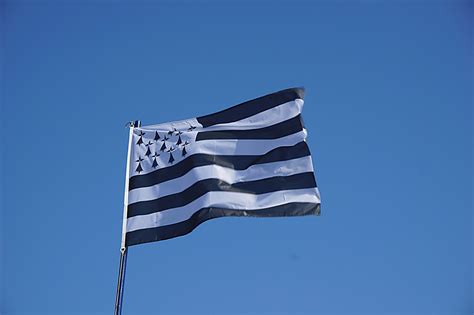 Download free photo of Breton,flag,banner,wind,stripes - from needpix.com