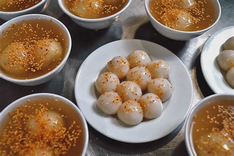 Vietnamese Desserts: 20 Sweets to Try in Vietnam | Will Fly for Food