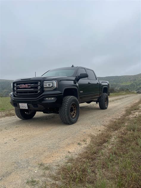 View build 6 Inch Lifted 2017 GMC Sierra 1500 4WD | Rough Country