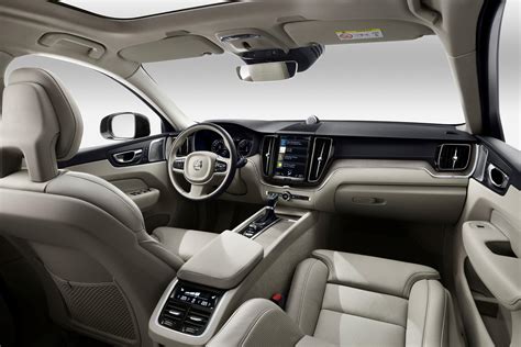 The new Volvo XC60 takes a bow - First Vehicle Leasing Car Reviews 2024