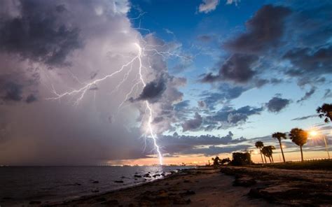 lightning, Clouds, Storm, Beach Wallpapers HD / Desktop and Mobile ...