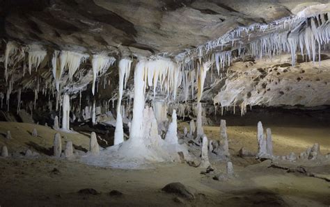 The story cave: stalactites and stalagmites - The Storytellers