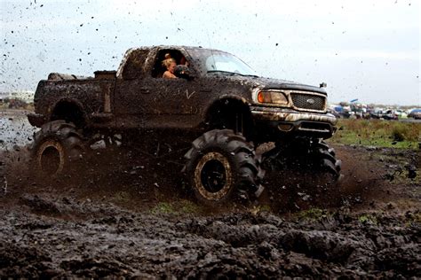 Big Trucks Mudding Wallpaper