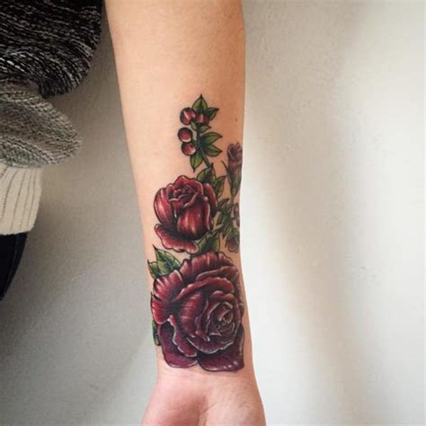 155 Rose Tattoos: Everything You Should Know (with Meanings) - Wild ...